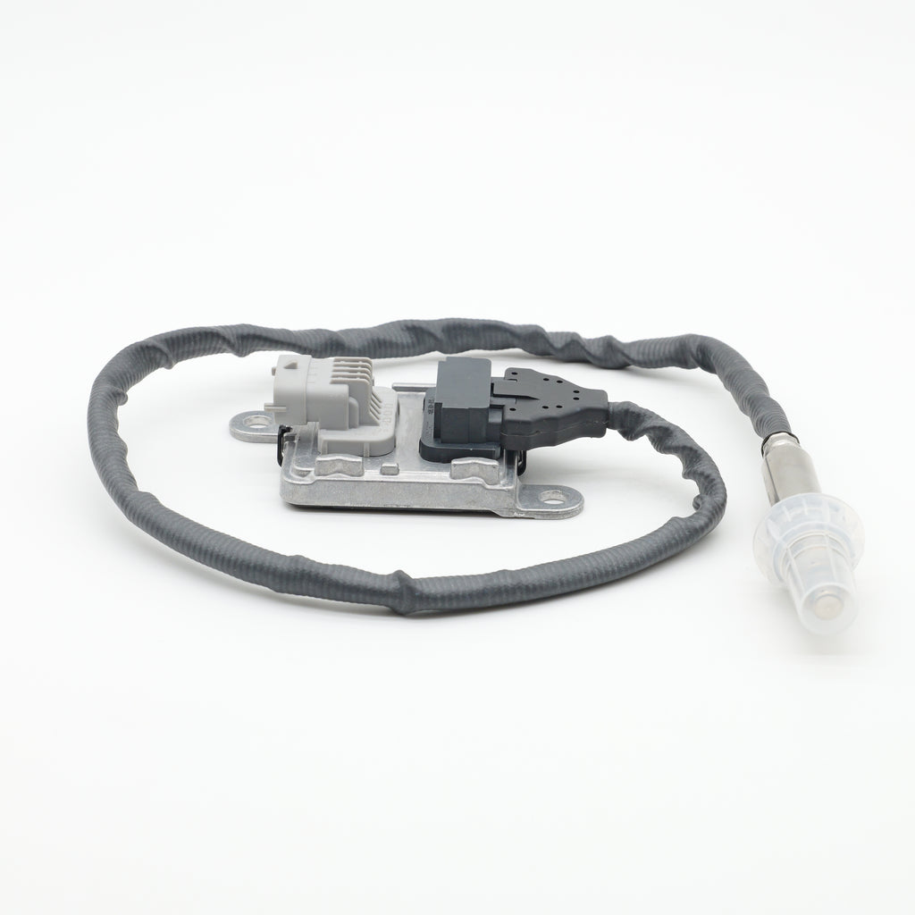 Volvo D11/D13/D16, Mack MP7/MP8 NOx Sensor Inlet | 22303390