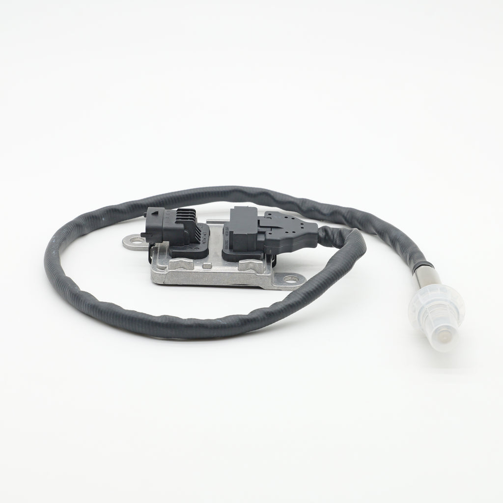 Volvo D11/D13/D16, Mack MP7/MP8 NOx Sensor Outlet | 22303391